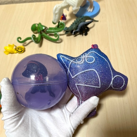 Batch of 14 toys. Dinosaur, lego, finger puppets, movie toys EUC - Picture 7 of 11